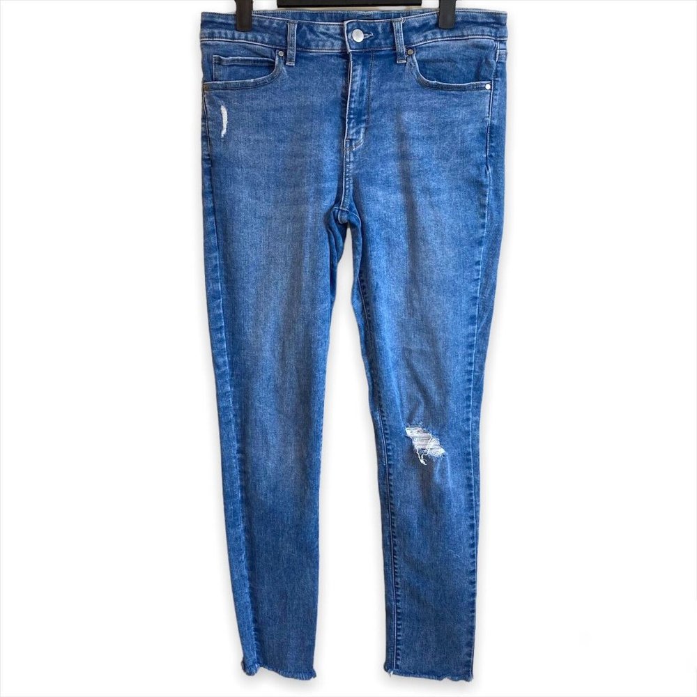 Uniqlo Skinny Tapered Mid Rise Jeans Ultra Stretch Fabric Distressed Size 30